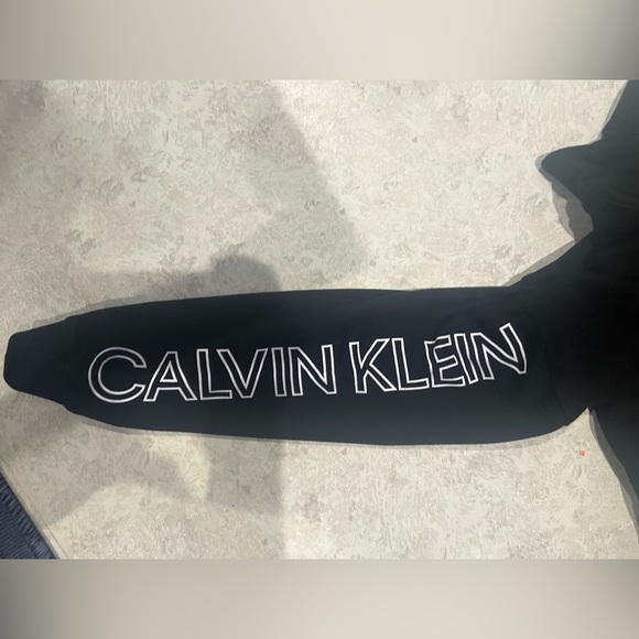 Calvin Klein cropped hoodie - Picture 4 of 7